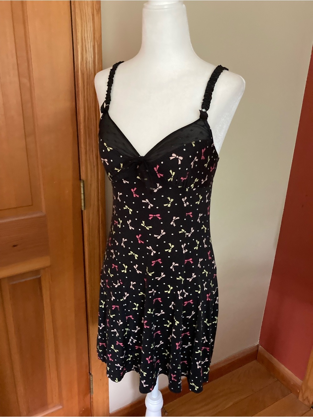 Vintage Betsey Johnson Black and Hot Pink Intimates Bows Pattern Nightdress S - Picture 1 of 12